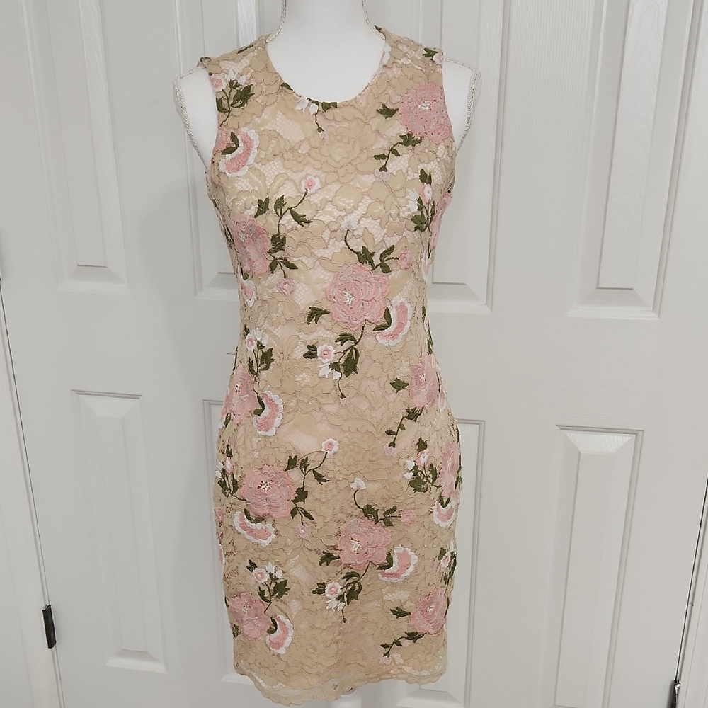 Calvin Klein Floral Lace Sheath Dress 6P Wedding Feminine Romantic Coquette